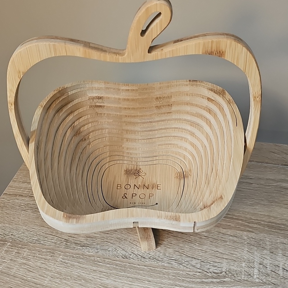 Bonnie & Pop Wooden Apple Collapsible Basket Or Trivet
